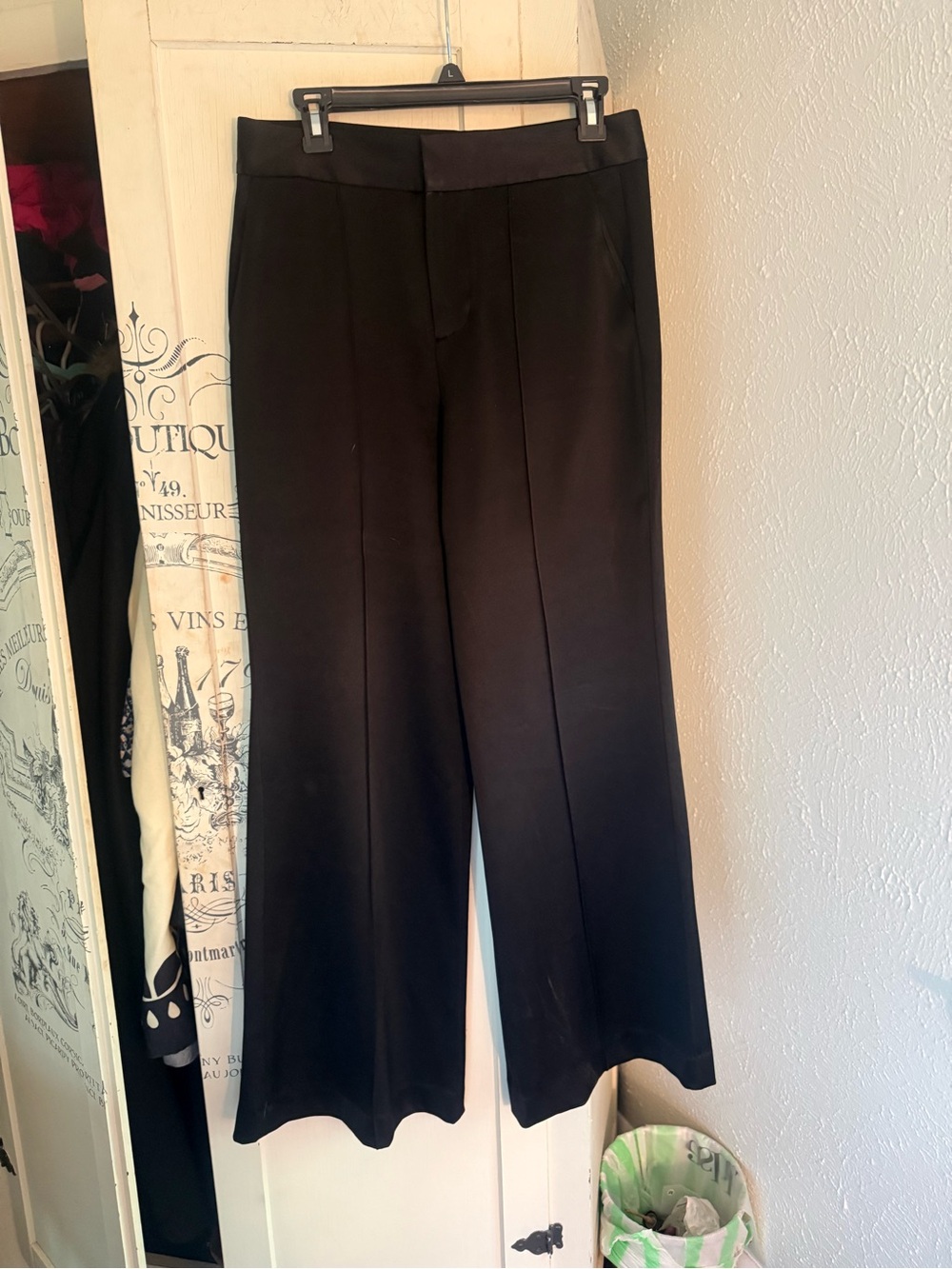Very Gently Preowned Alice and Olivia Black Satin Wide Leg Pants